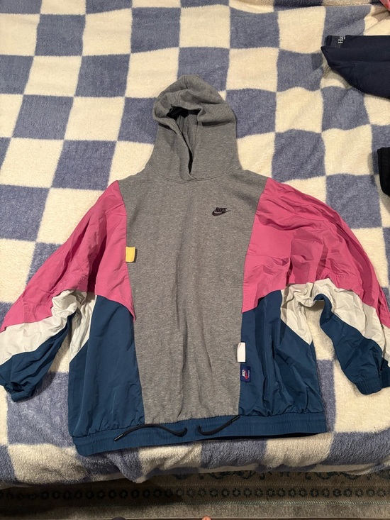 Nike Tops - Nike Colorblock Crew with Pink & Gray Panels